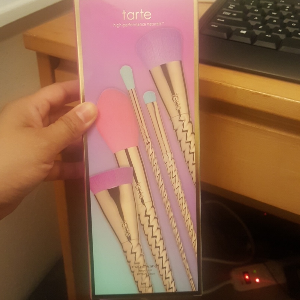 Taste Unicorn brushes